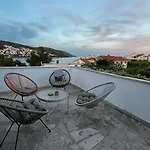 Sena Apartment *